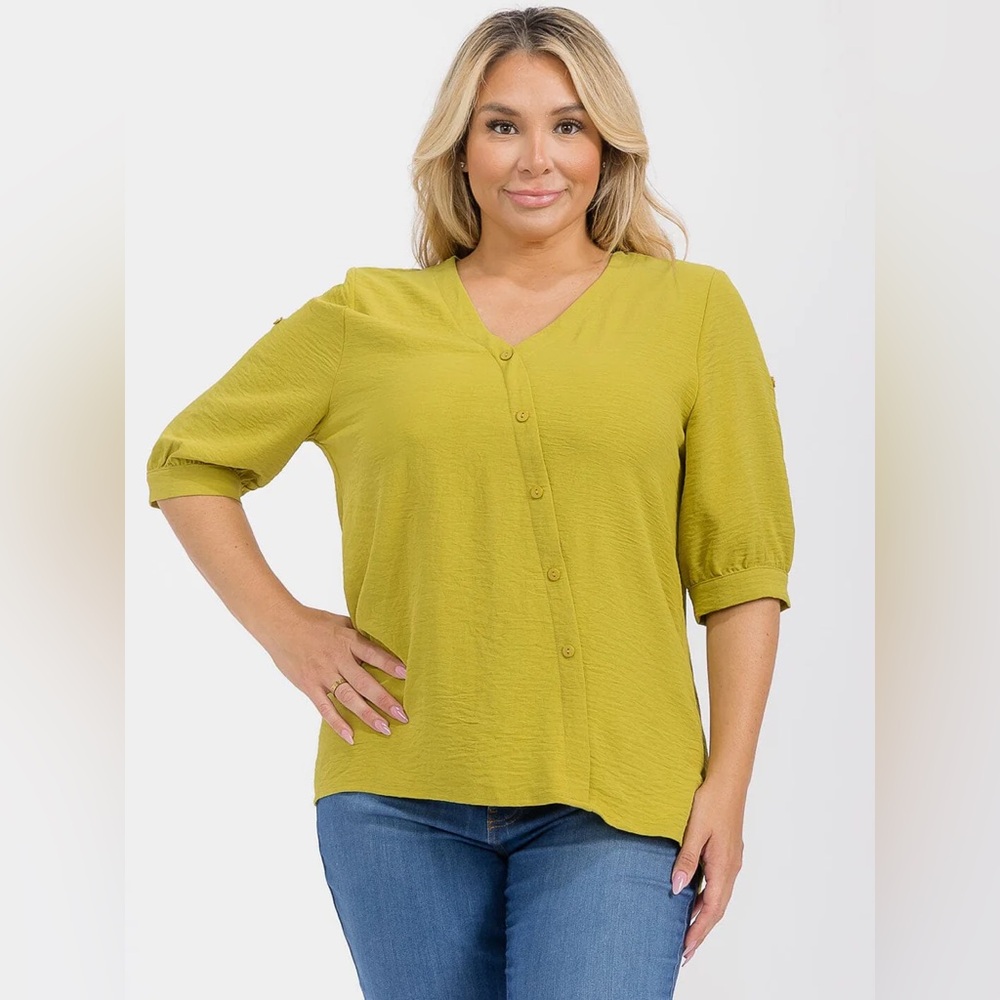 052 PLUS Soul of Curves Short Sleeve V-Neck Button Detail High-Low Blouse